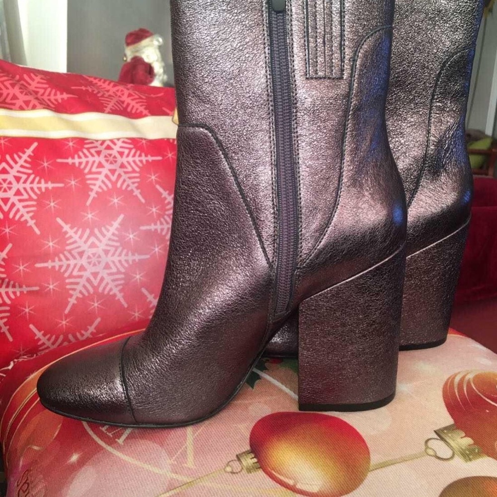 Brand new Kendall and Kylie booties